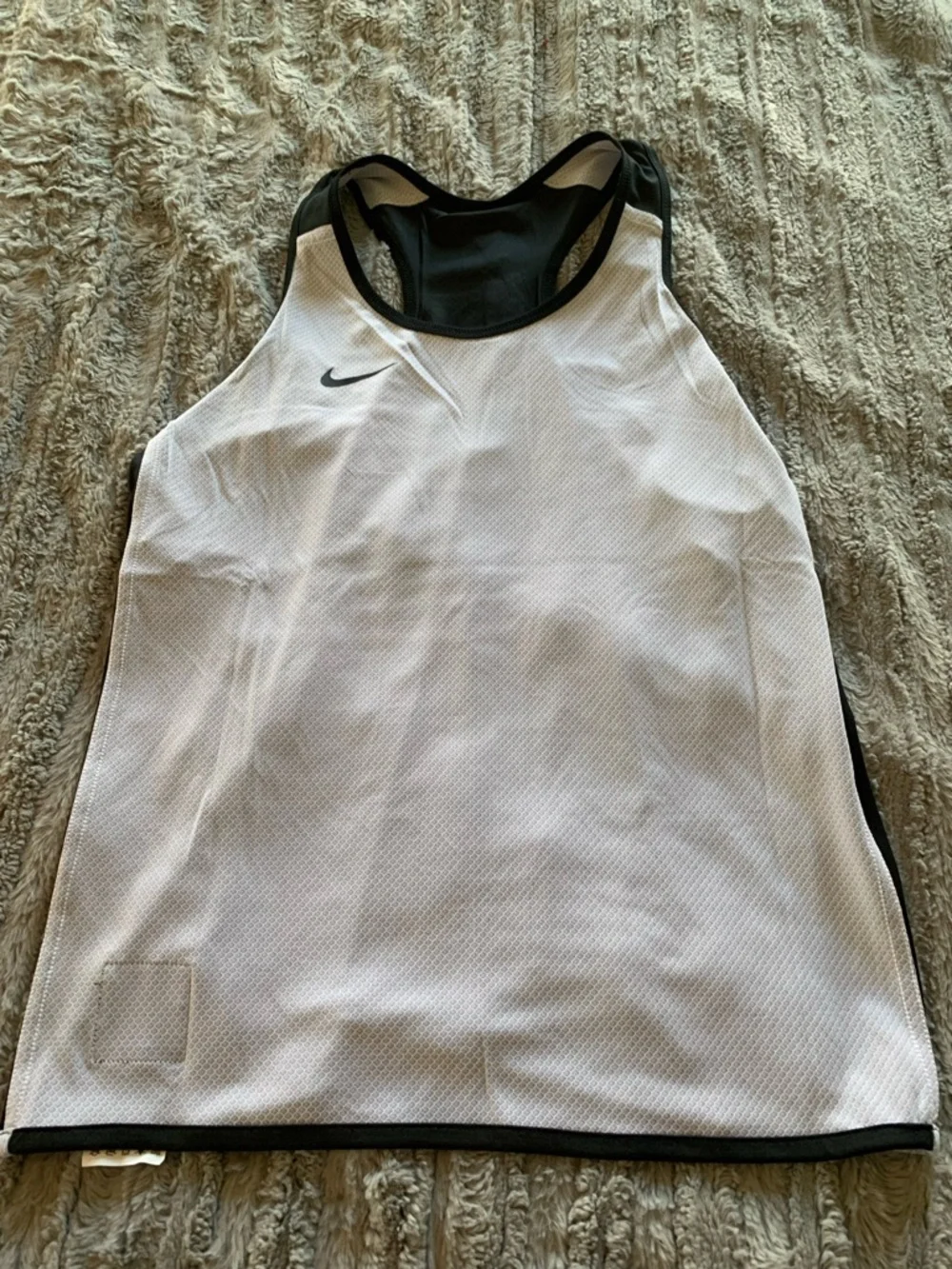 Nike Women’s Stock Elite Reversible Tank Top. Dri-fit , size Large , NWT